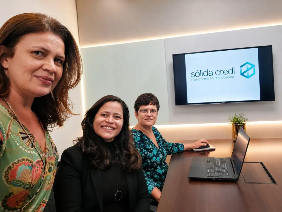 Equipe da Sólida Credi, especialistas em crédito com garantia de imóvel